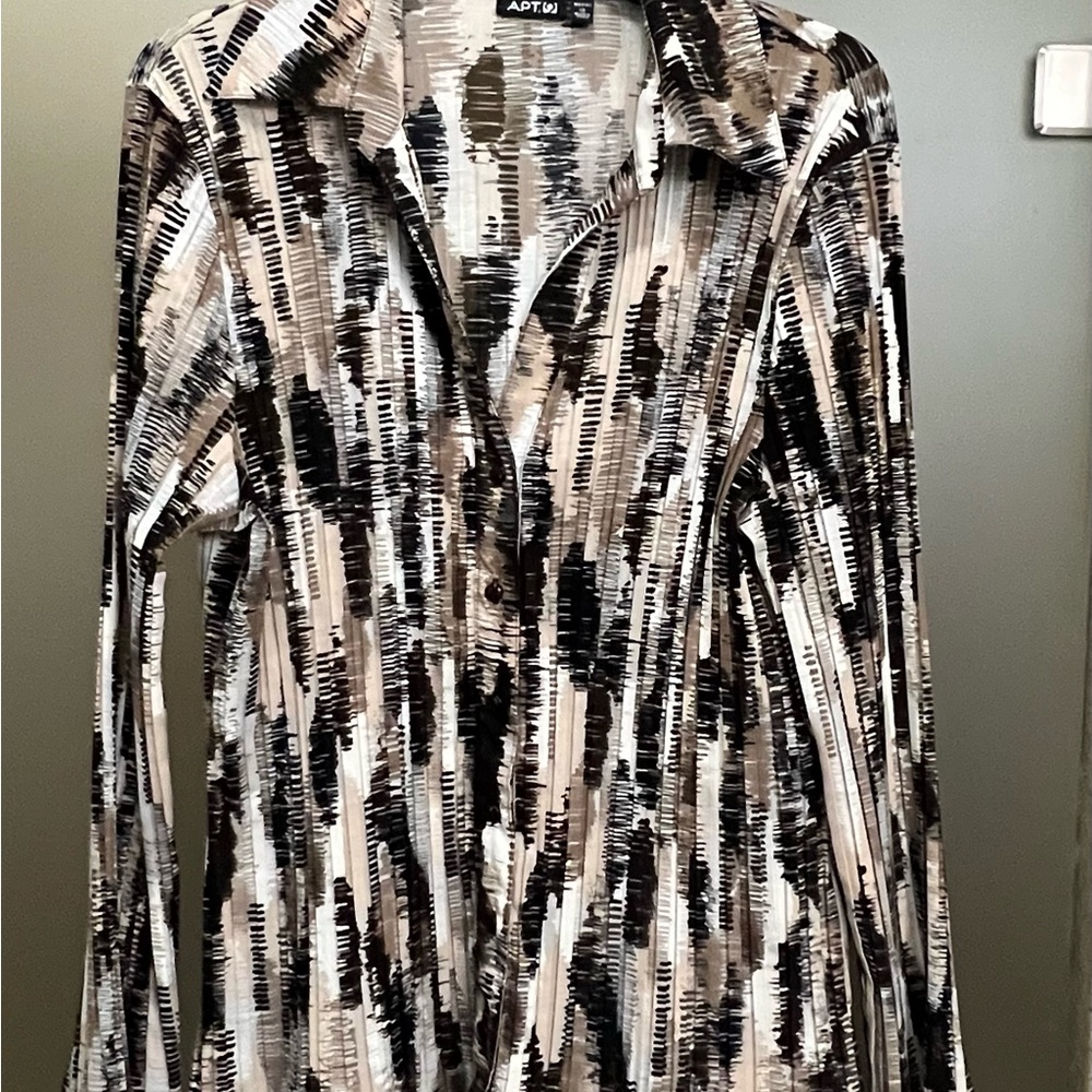 APT. 9 Women's Black, White, and Brown Striped Button Down Shirt.